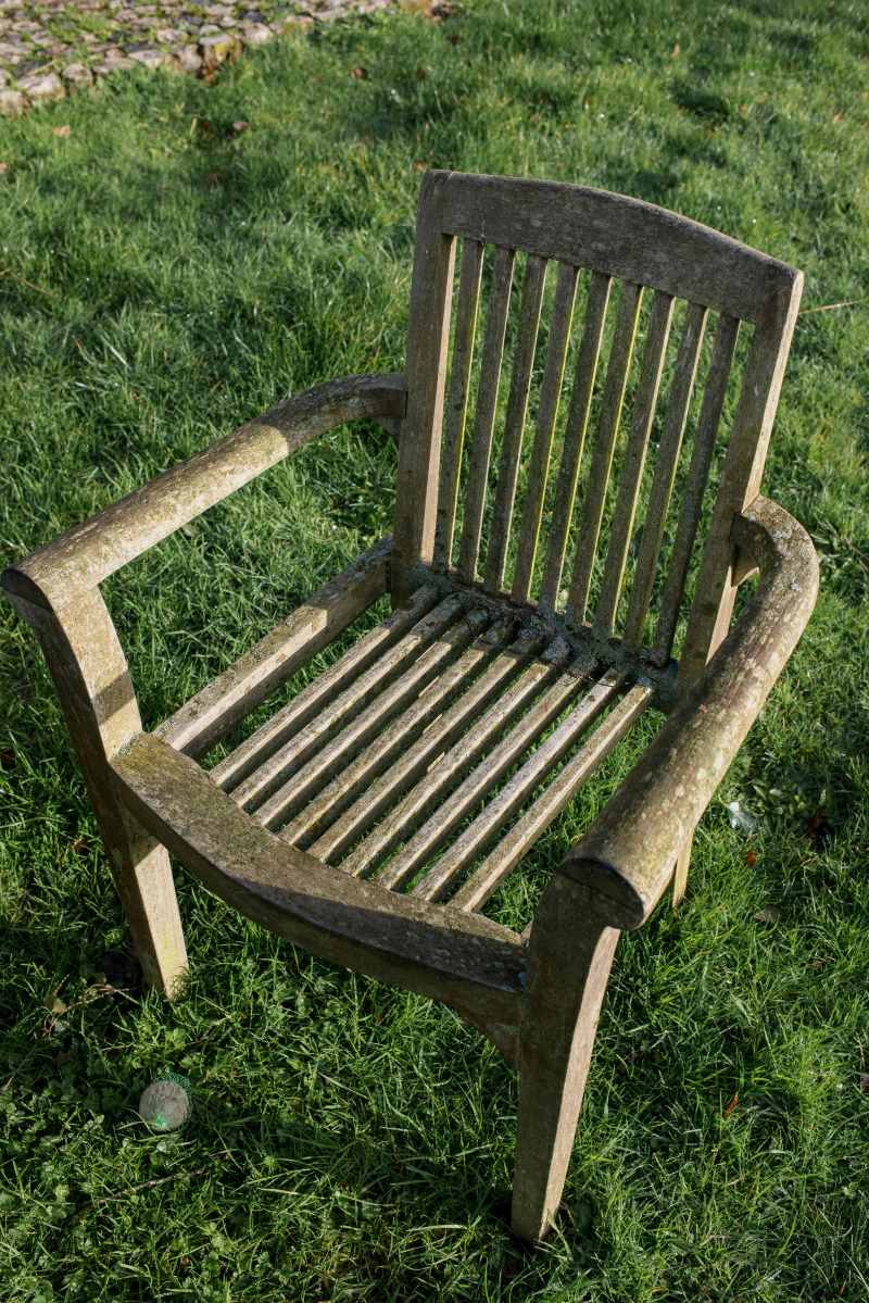 silla exterior con apoya brazos