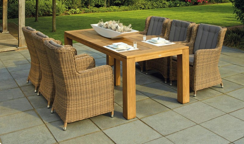juego de mesa y seis sillas exterior